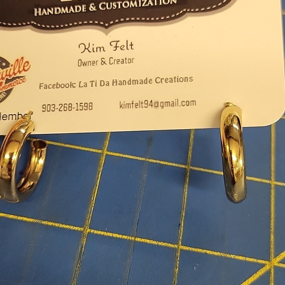 Smooth Silver Tone 1" Hoop Earrings